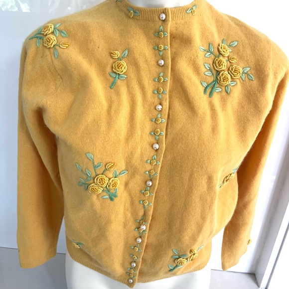 Women's 60s Elsie Tu Embroidered Sweater Cardigan - Picture 10 of 11